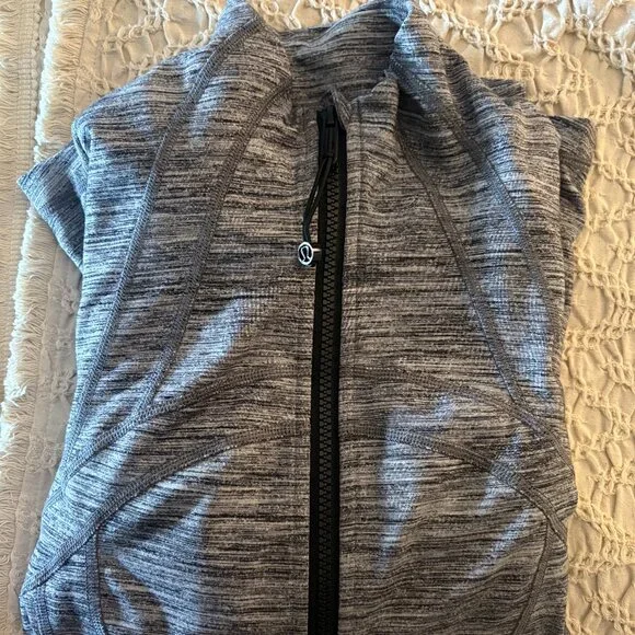 Lululemon Define Jacket - Picture 2 of 4